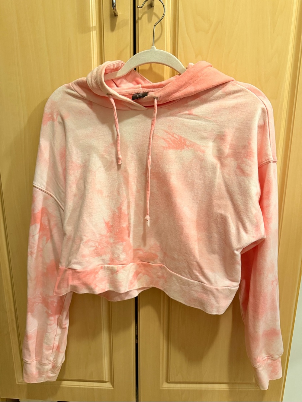 Women's Pink Tie-Dye Cropped Hoodie 🩷
